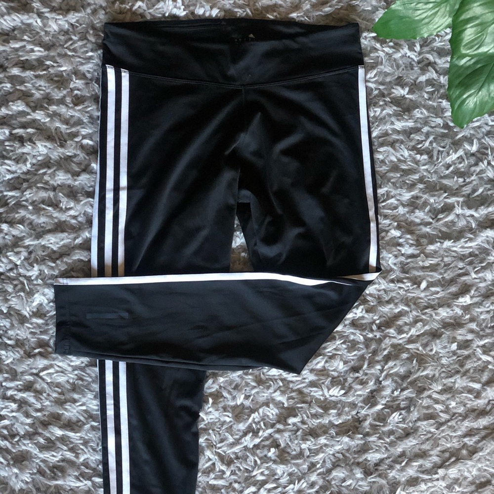 • Adidas leggings •